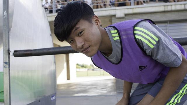 教授和女大学生们